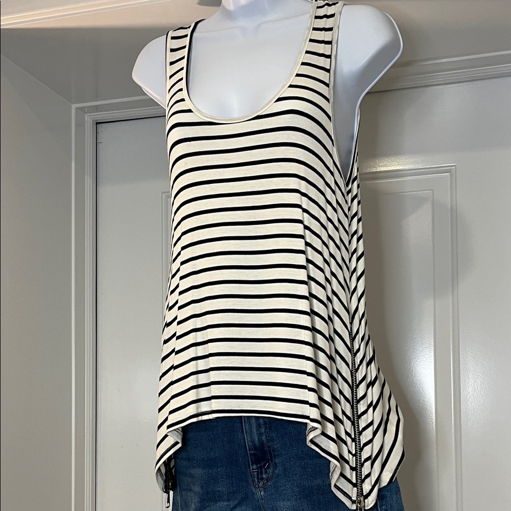 Vintage Havana Side Zip High Low Striped Scoop Neck Tank Black & White Size S